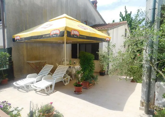 Artusi Apartman Póla