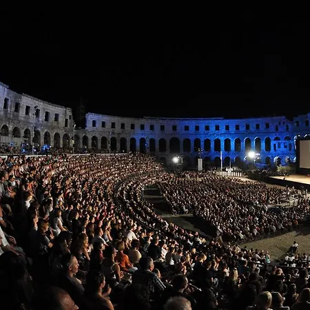 아파트 Artusi 풀라