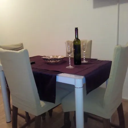 Artusi Apartment *